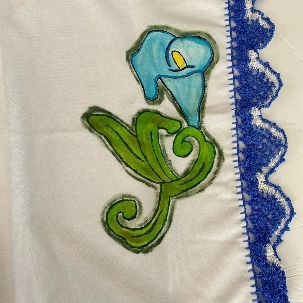 Hand embroidery 🪡 🧵 to wrap tortillas